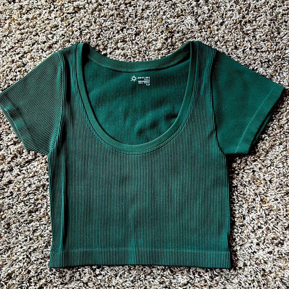Aerie Offline Hunter Green Fitted Ribbed Crop Athletic Top 
P2P 12.5”
Length 14
